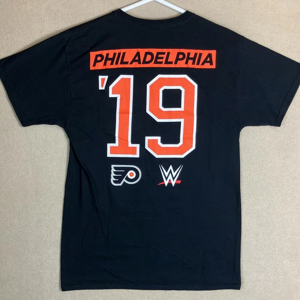 WWE Exclusive Road to Wrestlemania x Gritty Philadelphia 19 Graphic Shirt Mens M